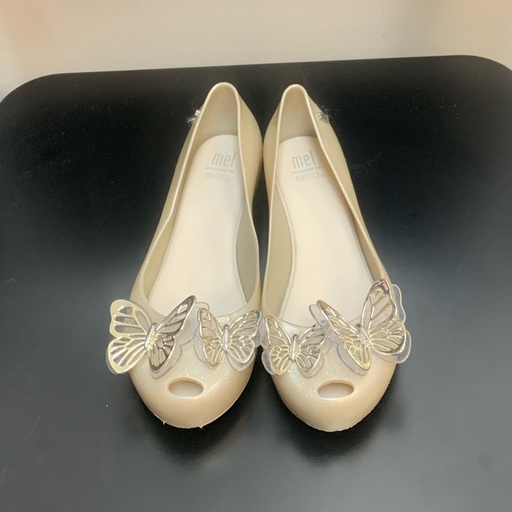 Girls butterfly shoes size 1